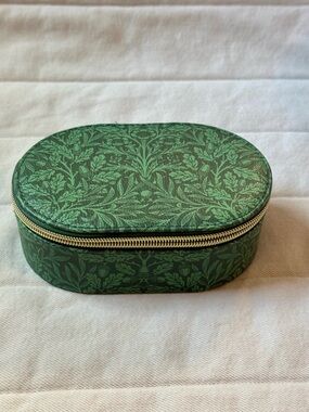 Green Floral Pattern Oval Jewelry Case
